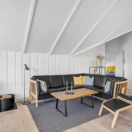 Vesterhavshytten Holiday home Bjerregard